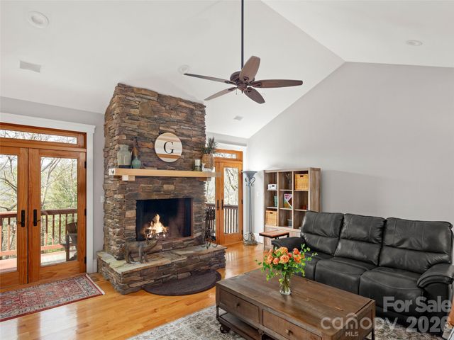 9 Stegall Lane, Asheville, NC 28805