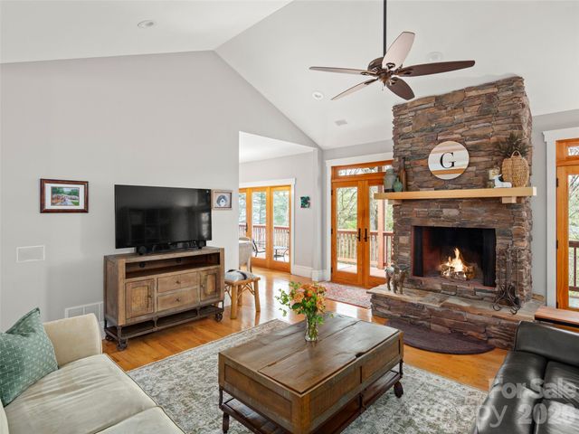 9 Stegall Lane, Asheville, NC 28805