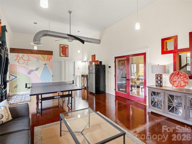 9 Stegall Lane, Asheville, NC 28805