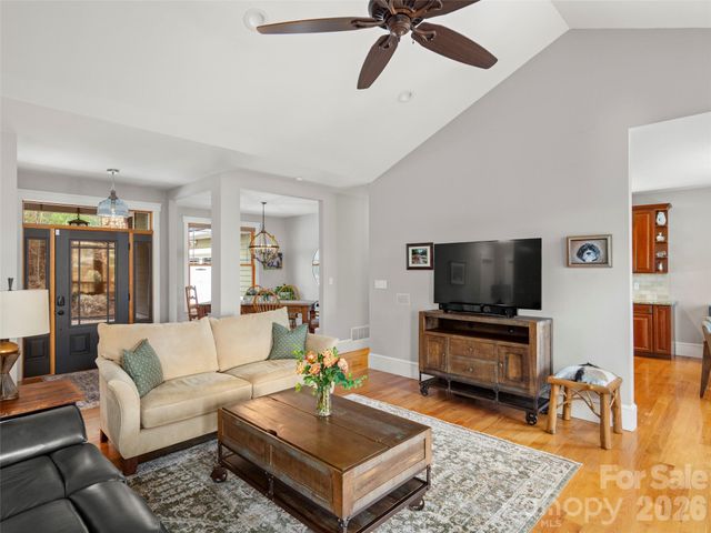 9 Stegall Lane, Asheville, NC 28805