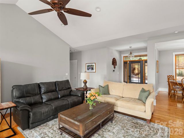 9 Stegall Lane, Asheville, NC 28805