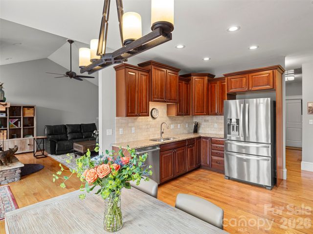 9 Stegall Lane, Asheville, NC 28805