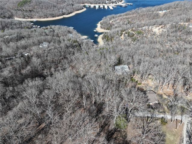 E Center Road, Eureka Springs, AR 72631