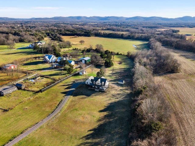 5650 Sledge Rd, Christiana, TN 37037