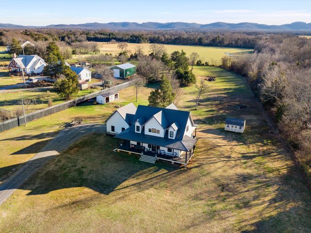 5650 Sledge Rd, Christiana, TN 37037