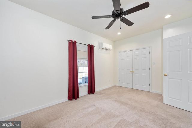 24 GIBSON DR, Fredericksburg, VA 22406