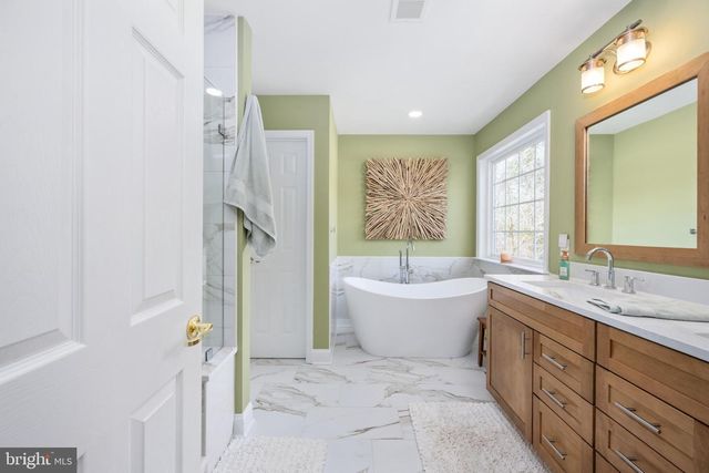 24 GIBSON DR, Fredericksburg, VA 22406