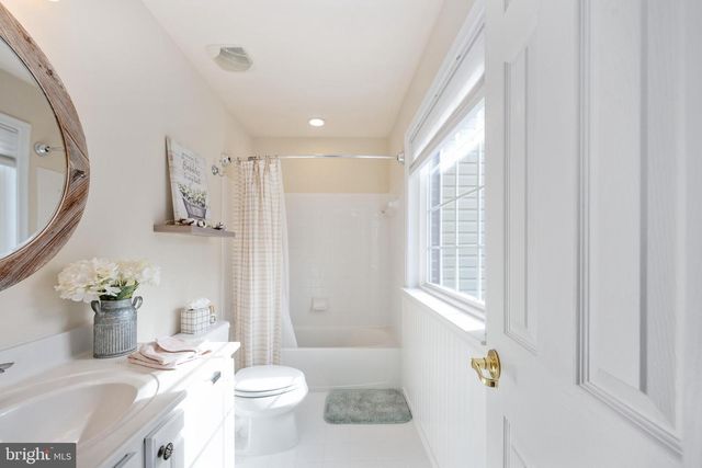 24 GIBSON DR, Fredericksburg, VA 22406