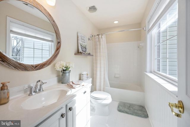 24 GIBSON DR, Fredericksburg, VA 22406