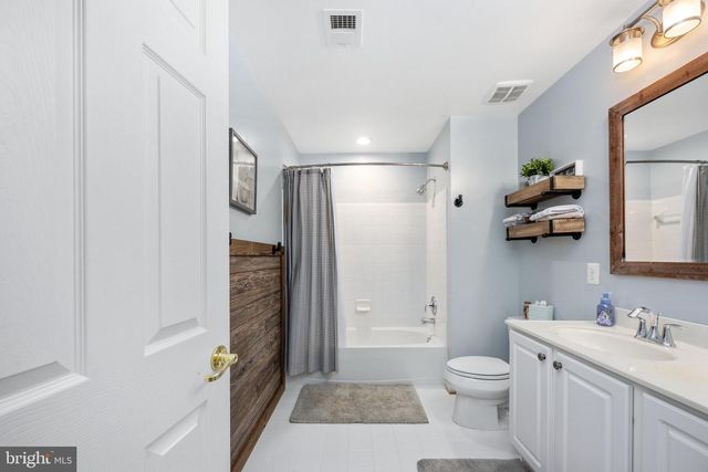 24 GIBSON DR, Fredericksburg, VA 22406