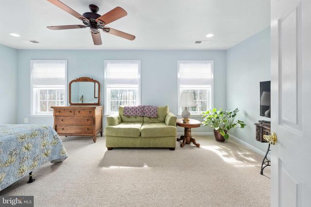 24 GIBSON DR, Fredericksburg, VA 22406