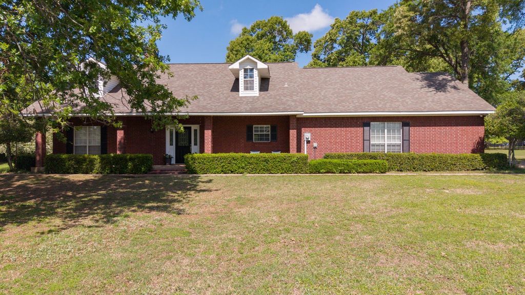 645 CR 1787, Yantis, TX 75497