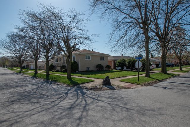 648 Saginaw Avenue, Calumet City, IL 60409