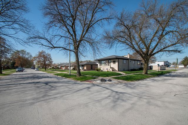 648 Saginaw Avenue, Calumet City, IL 60409
