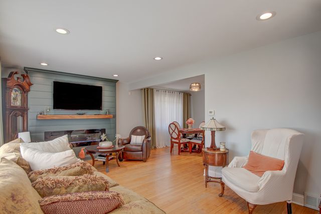 648 Saginaw Avenue, Calumet City, IL 60409