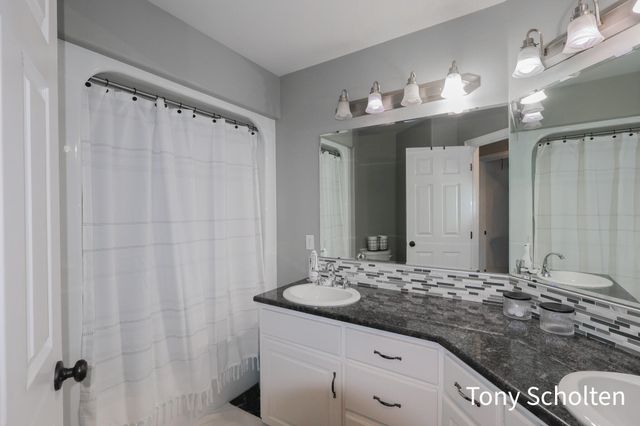 6054 Summerhill Drive, Georgetown Twp, MI 49426