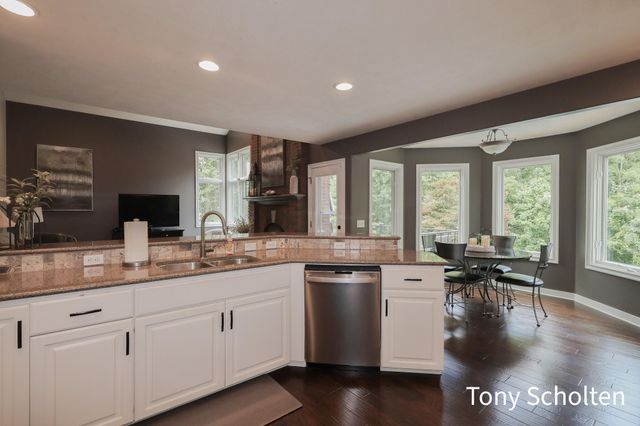 6054 Summerhill Drive, Georgetown Twp, MI 49426