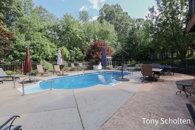 6054 Summerhill Drive, Georgetown Twp, MI 49426