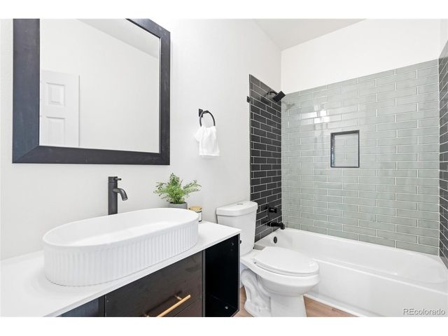 160 Granby Way C, Aurora, CO 80011
