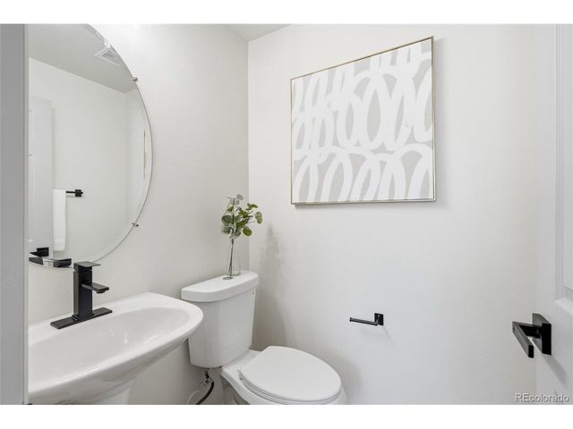 160 Granby Way C, Aurora, CO 80011