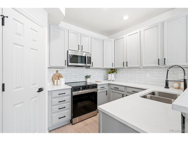 160 Granby Way C, Aurora, CO 80011
