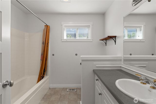 5610 Orca Drive NE, Tacoma, WA 98422