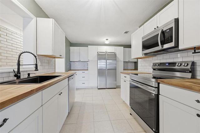 12471 SW TUSTENUGGEE AVENUE, Fort White, FL 32038