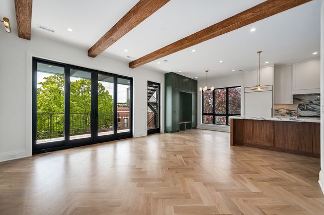 3923 N Janssen Avenue 1E, Chicago, IL 60613