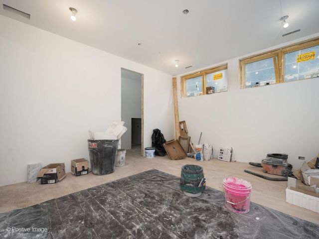 3923 N Janssen Avenue 1E, Chicago, IL 60613