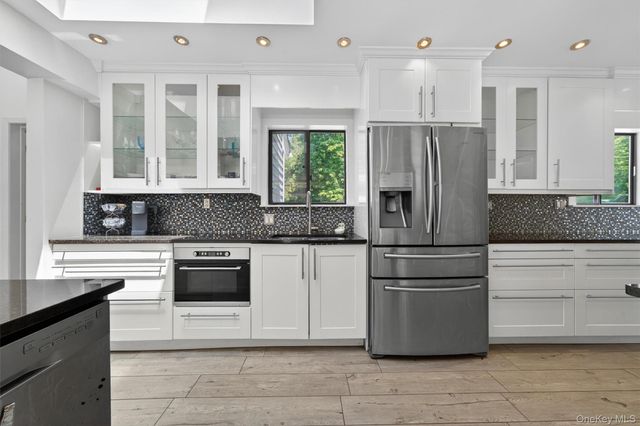 194 S Mountain Road, New City, NY 10956
