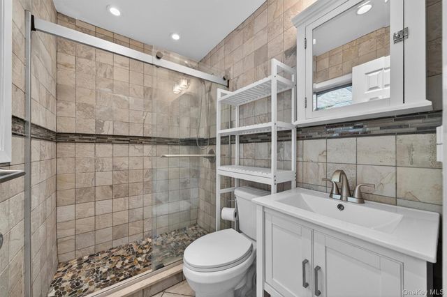 194 S Mountain Road, New City, NY 10956
