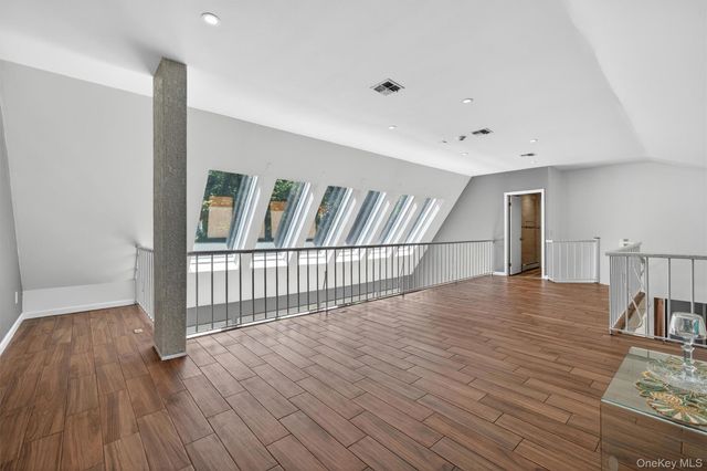194 S Mountain Road, New City, NY 10956