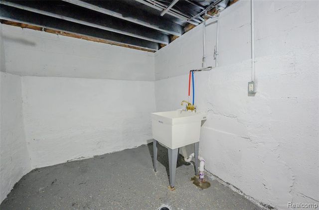 14720 E State Fair Street, Detroit, MI 48205