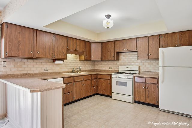 2208 Algonquin Road, Fox River Grove, IL 60021