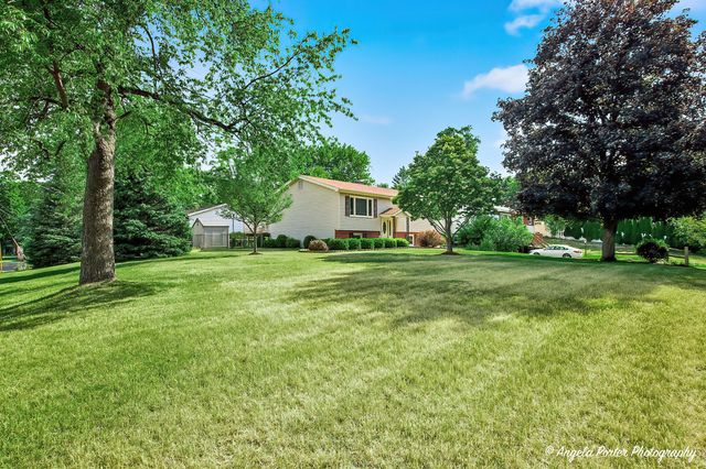 2208 Algonquin Road, Fox River Grove, IL 60021