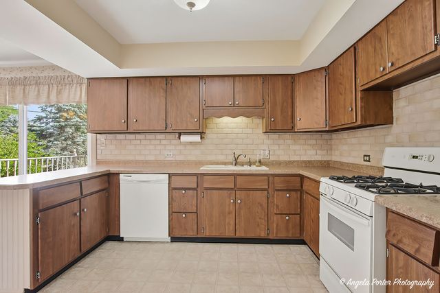 2208 Algonquin Road, Fox River Grove, IL 60021