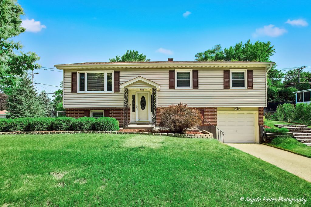 2208 Algonquin Road, Fox River Grove, IL 60021