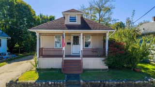 89 Church St, Fairhaven, MA 02719