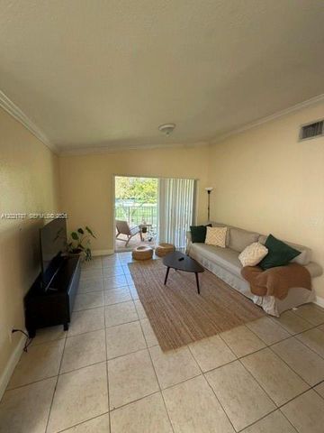 15780 SW 106th Ter 202, Miami, FL 33196