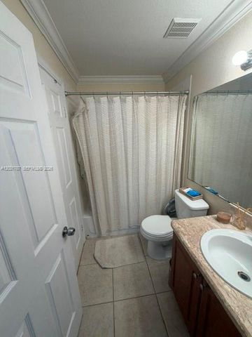 15780 SW 106th Ter 202, Miami, FL 33196