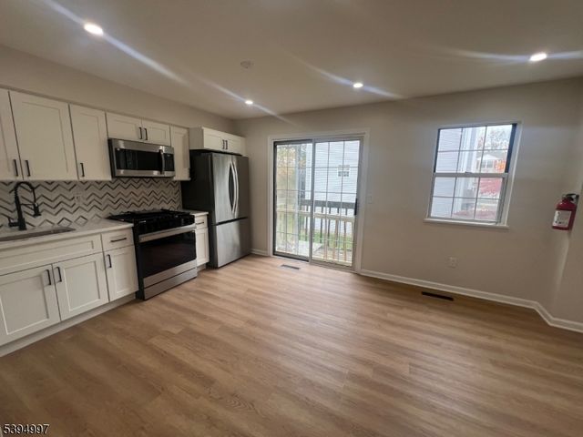 36 E Grand Ave 27, Rahway City, NJ 07065
