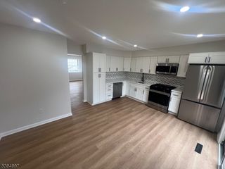 36 E Grand Ave 27, Rahway City, NJ 07065