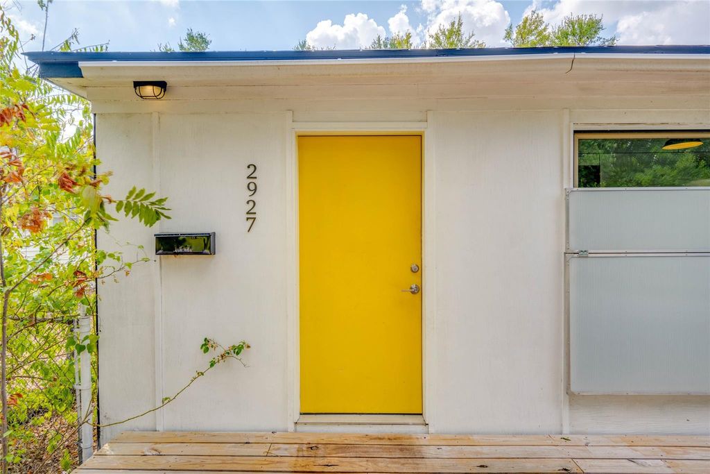 2927 Higgins ST, Austin, TX 78722