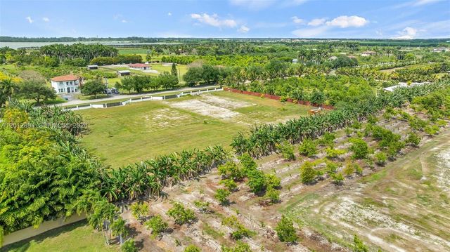 104 SW st, Miami, FL 33196