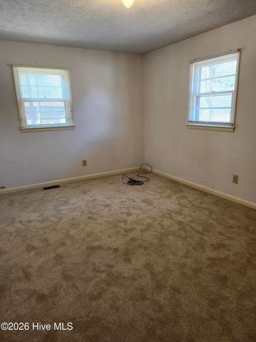 203 6th Street, Aberdeen, NC 28315