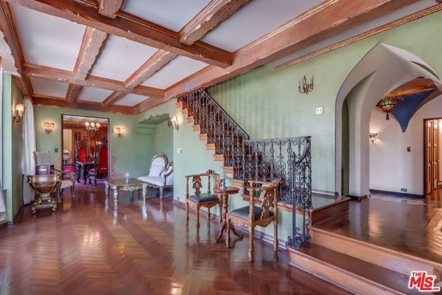 642 S Bronson Avenue 207, Los Angeles, CA 90010