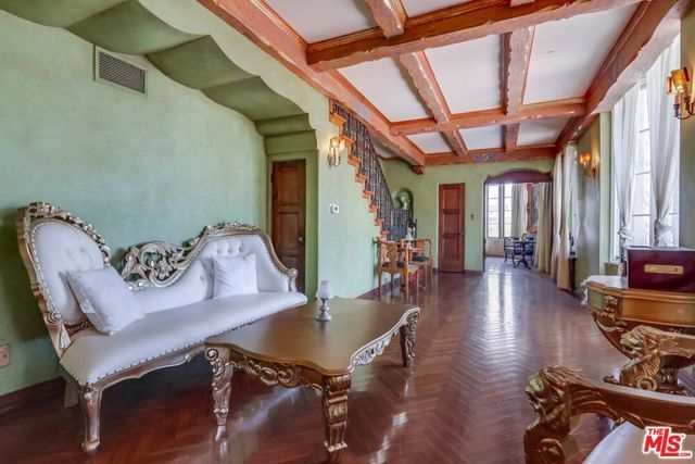 642 S Bronson Avenue 207, Los Angeles, CA 90010