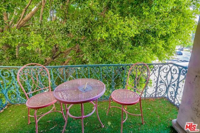 642 S Bronson Avenue 207, Los Angeles, CA 90010