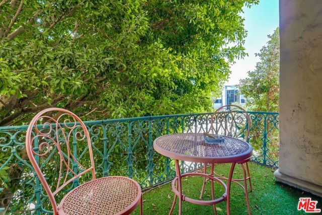 642 S Bronson Avenue 207, Los Angeles, CA 90010