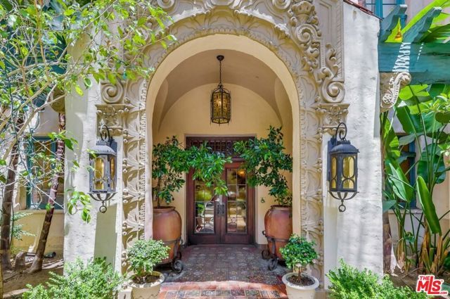 642 S Bronson Avenue 207, Los Angeles, CA 90010